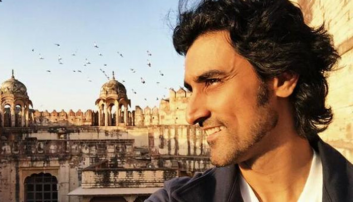 323579-kunalkapoorsq