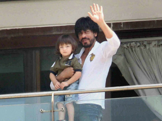 shah-rukh-abram_640x480_71460515791 (1)
