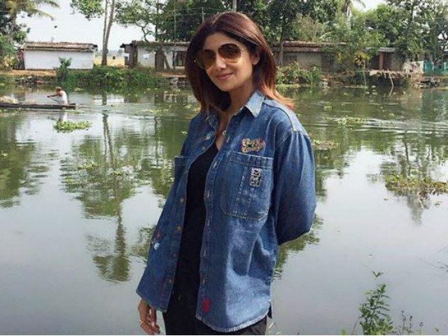 shilpa-shetty_640x480_81459832417