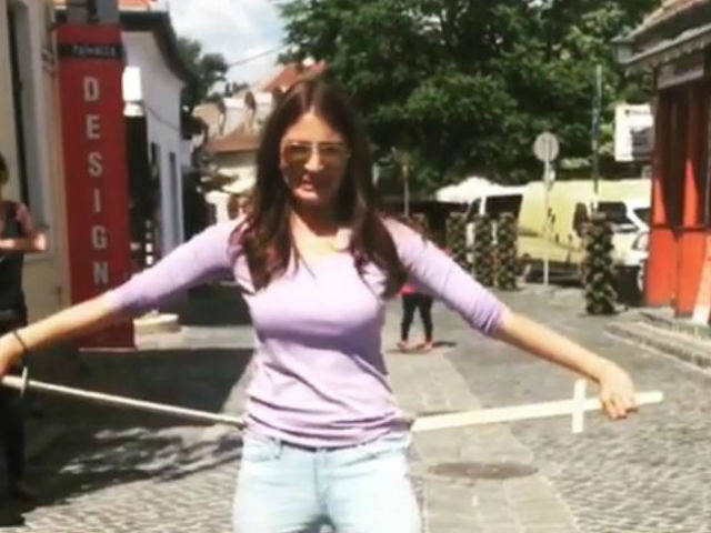 anushka-sharma_640x480_61466677180