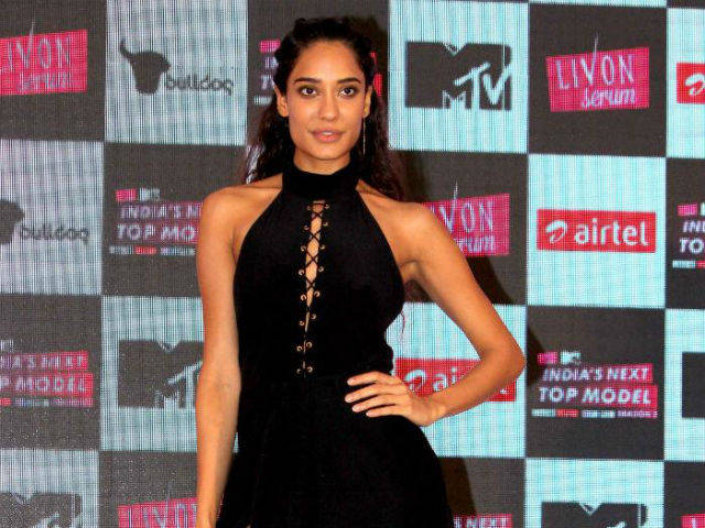 lisa-haydon_640x480_41468393046